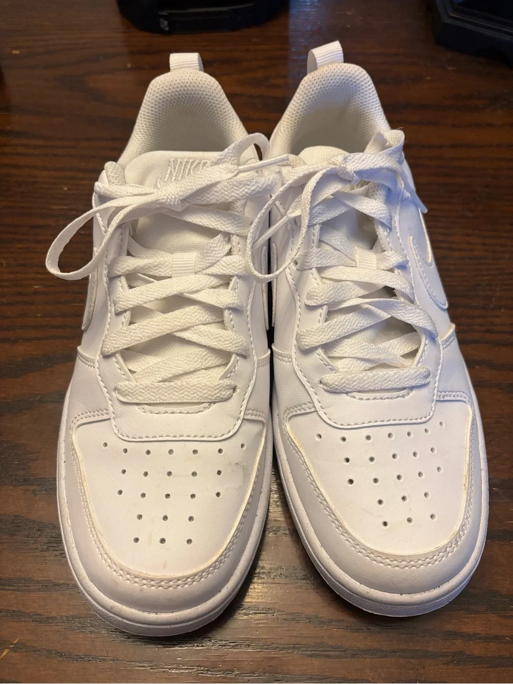 Nike White Leather Low Top Lace Up Athletic  sneakers. DV5456-106